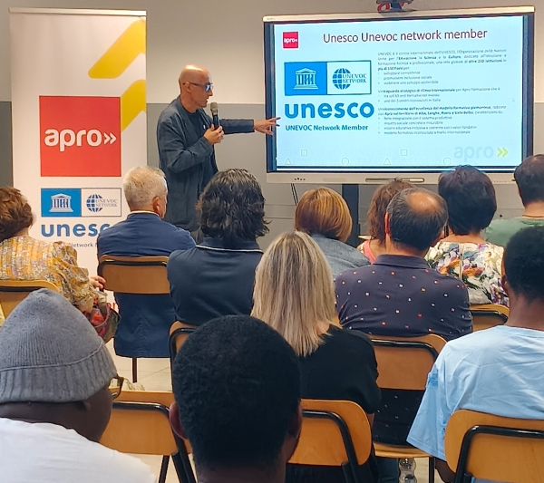 Consegna dei diplomi in Apro Formazione Canelli Un futuro di sviluppo per il territorio